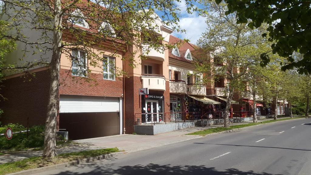 Lola Studio Apartman Hajdúszoboszló Buitenkant foto