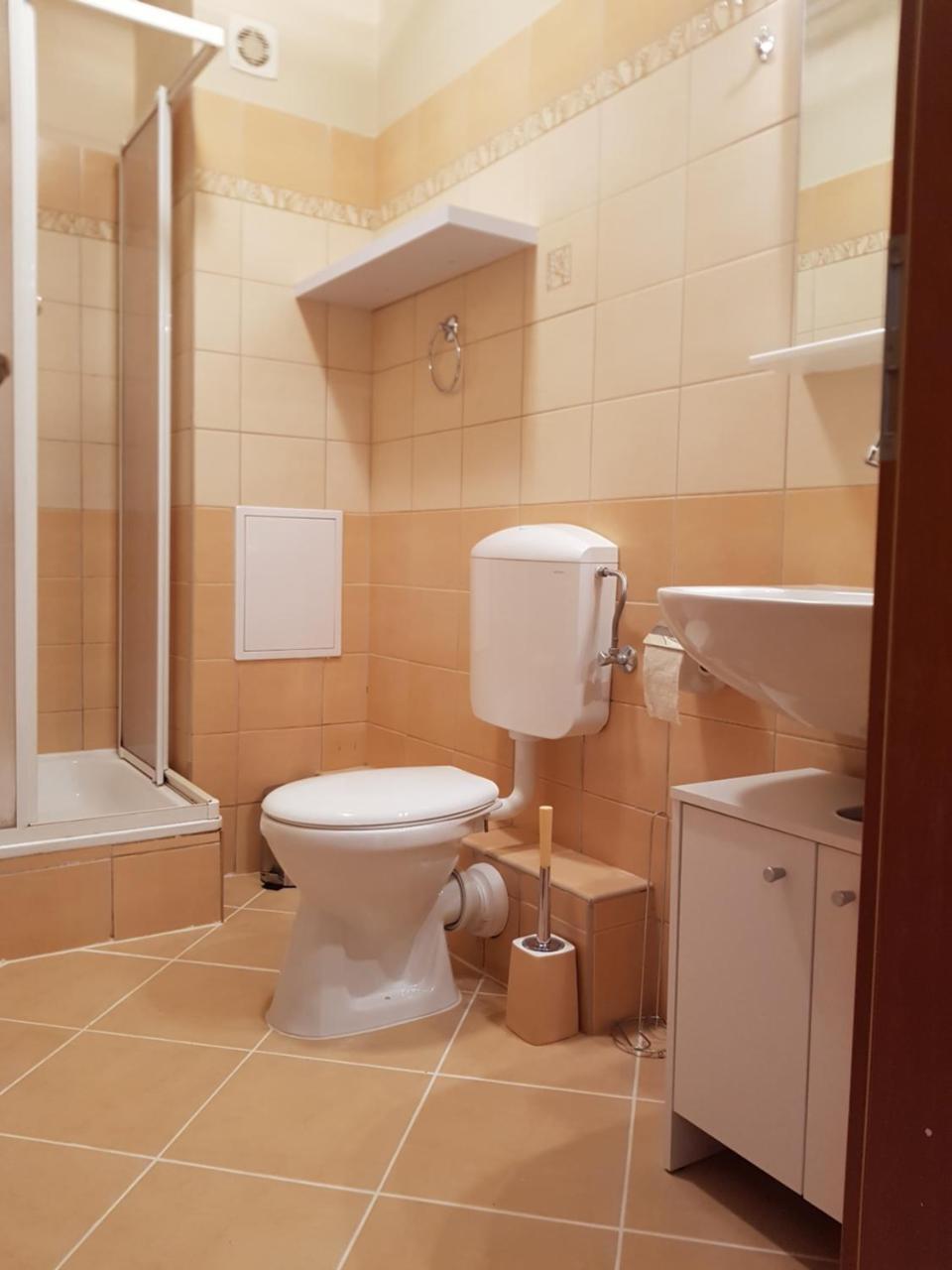 Lola Studio Apartman Hajdúszoboszló Buitenkant foto