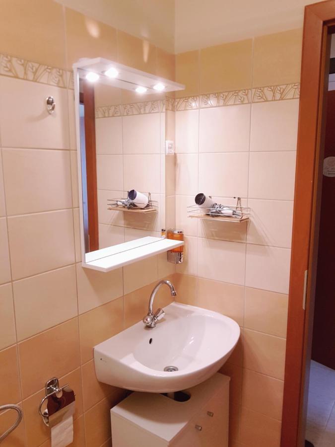 Lola Studio Apartman Hajdúszoboszló Buitenkant foto