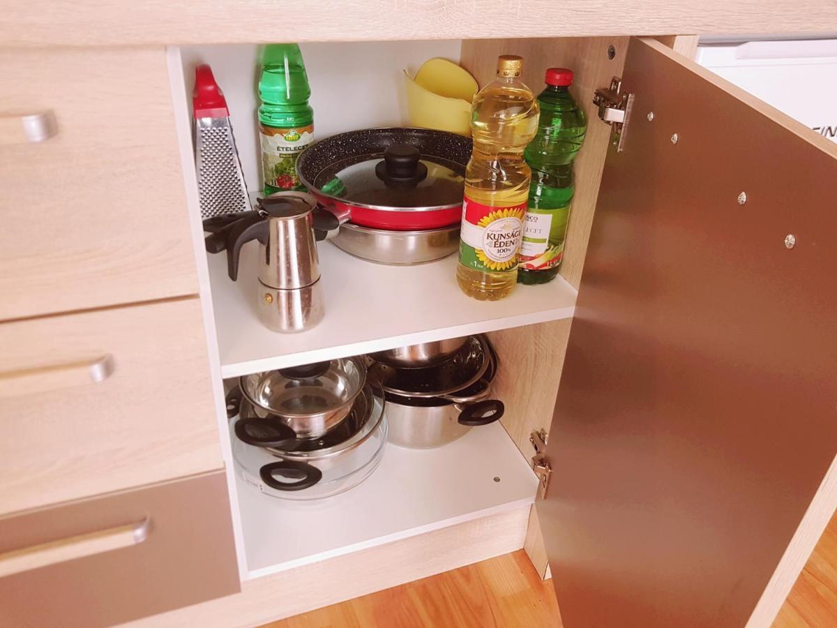 Lola Studio Apartman Hajdúszoboszló Buitenkant foto